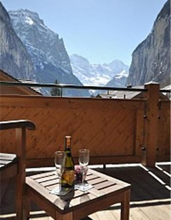 Charming Penthouse Lägenhet Lauterbrunnen Rum bild