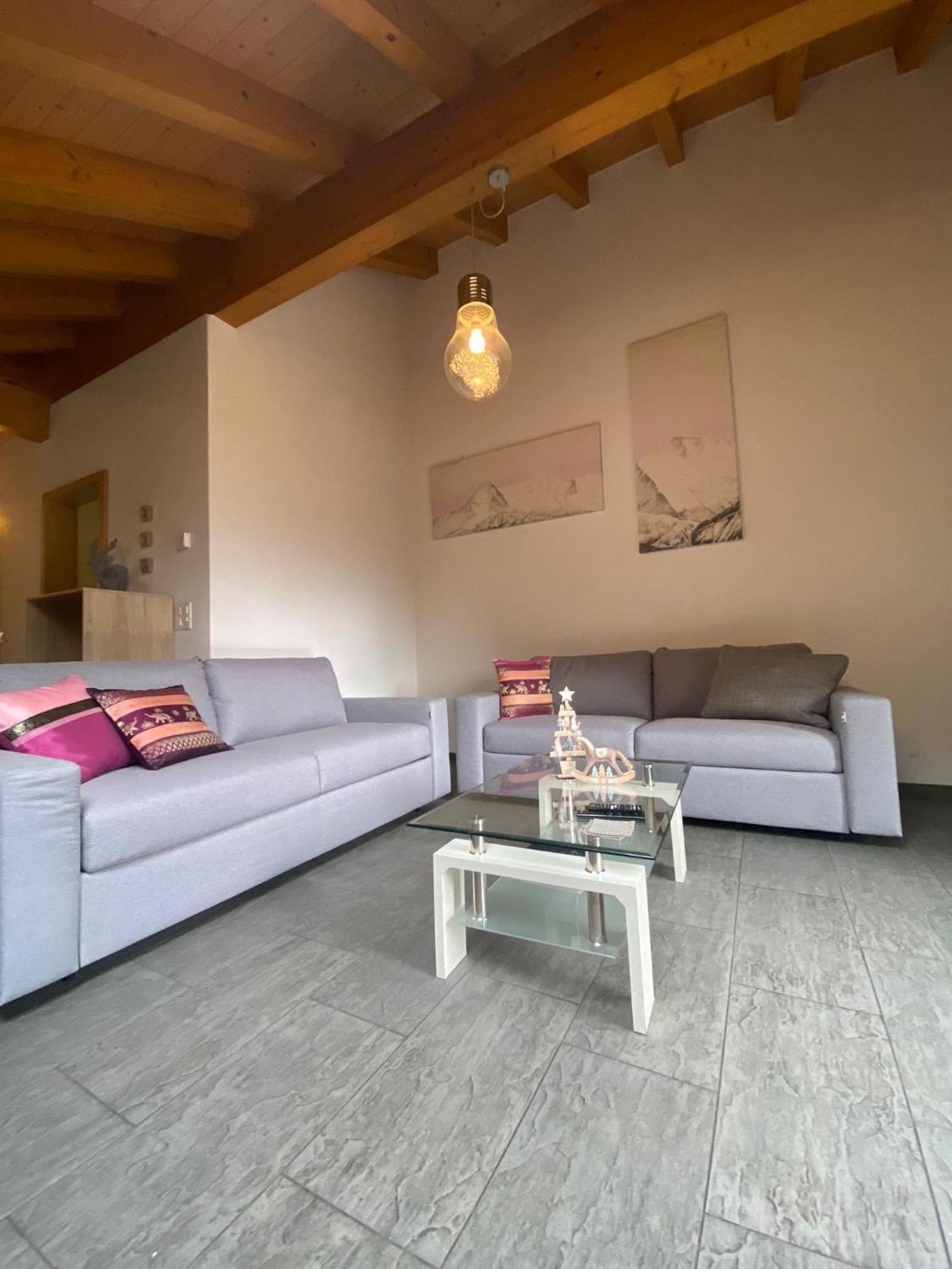 Charming Penthouse Lägenhet Lauterbrunnen Exteriör bild