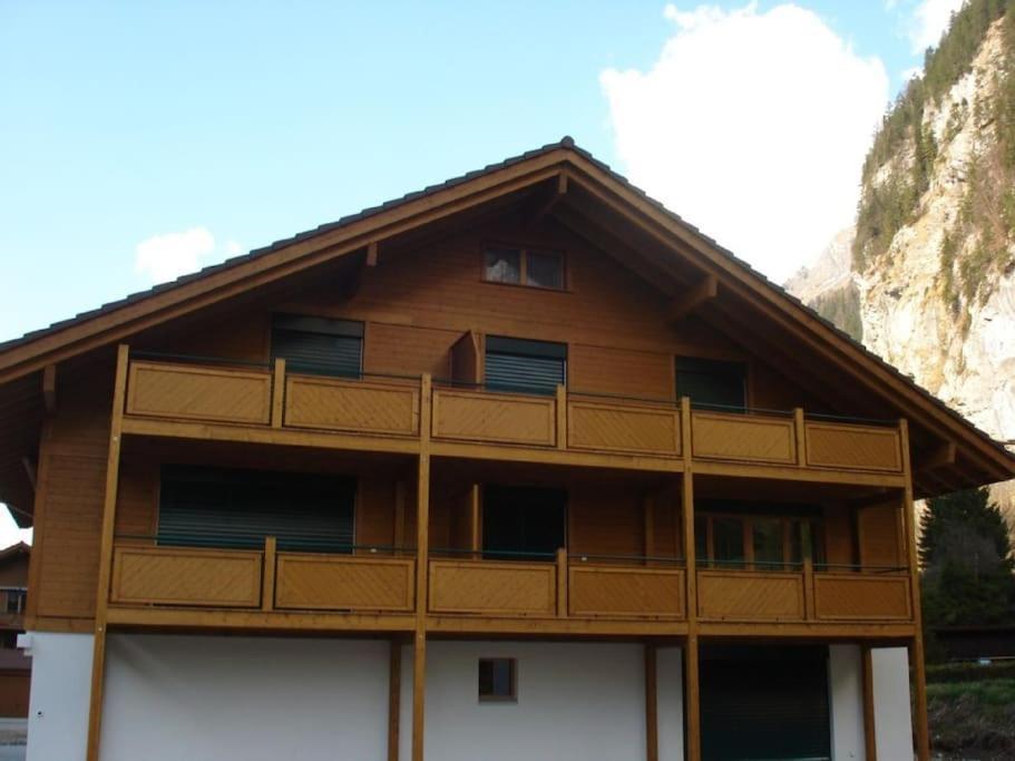 Charming Penthouse Lägenhet Lauterbrunnen Exteriör bild
