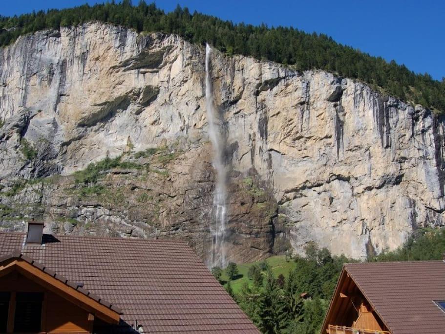 Charming Penthouse Lägenhet Lauterbrunnen Exteriör bild