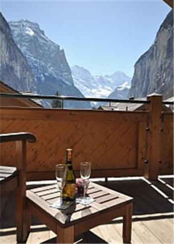 Charming Penthouse Lägenhet Lauterbrunnen Rum bild