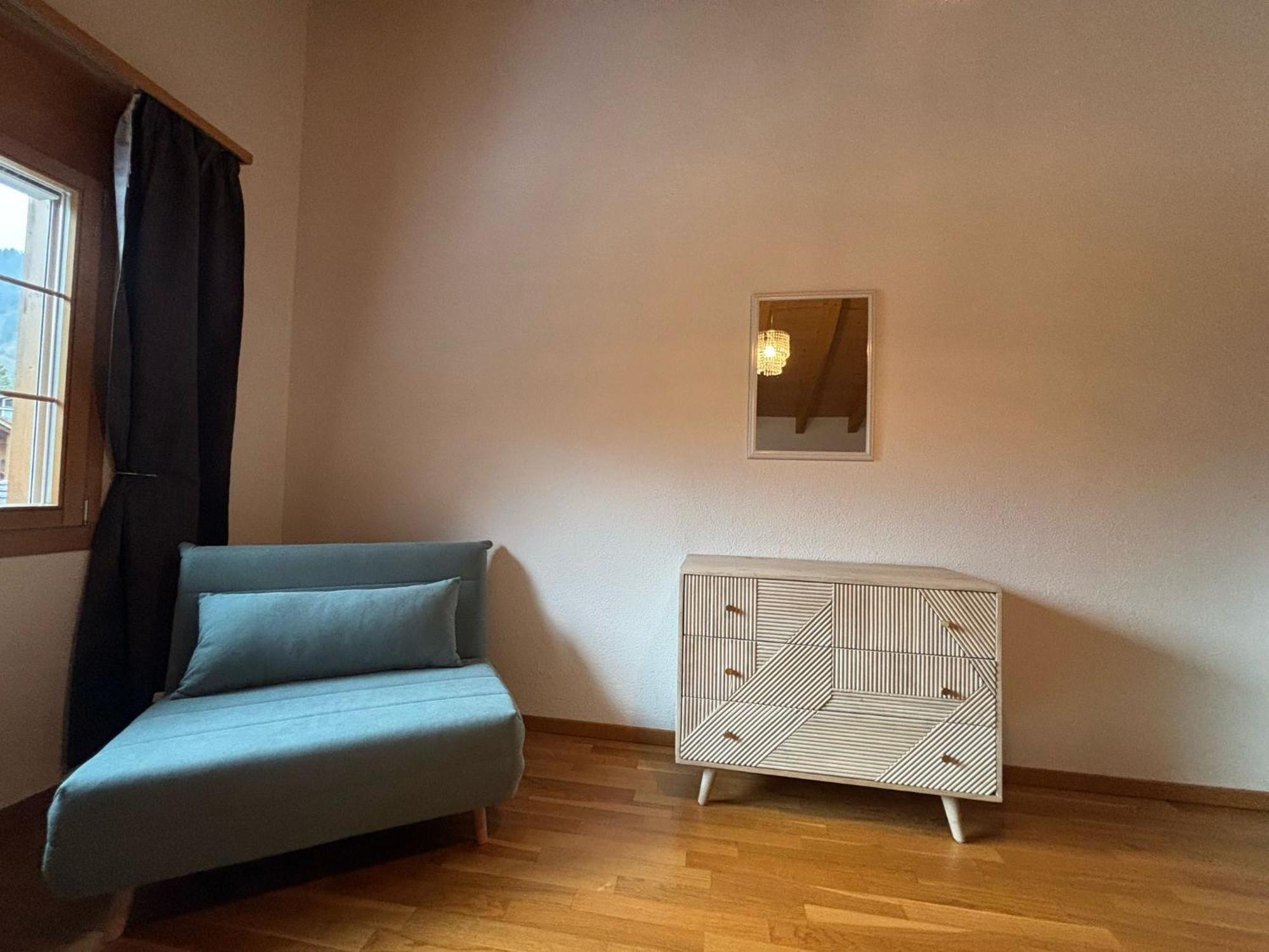 Charming Penthouse Lägenhet Lauterbrunnen Exteriör bild