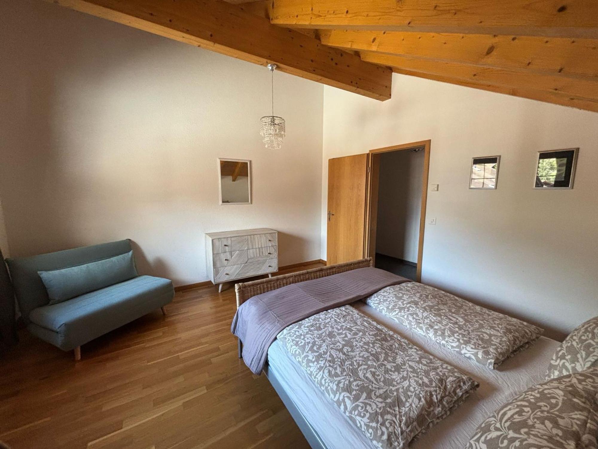 Charming Penthouse Lägenhet Lauterbrunnen Exteriör bild